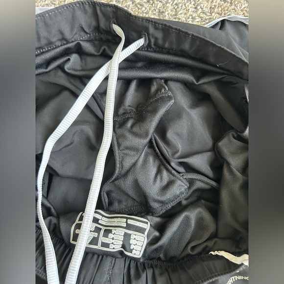 New Balance women’s running shorts with drawstring size small - Picture 4 of 7